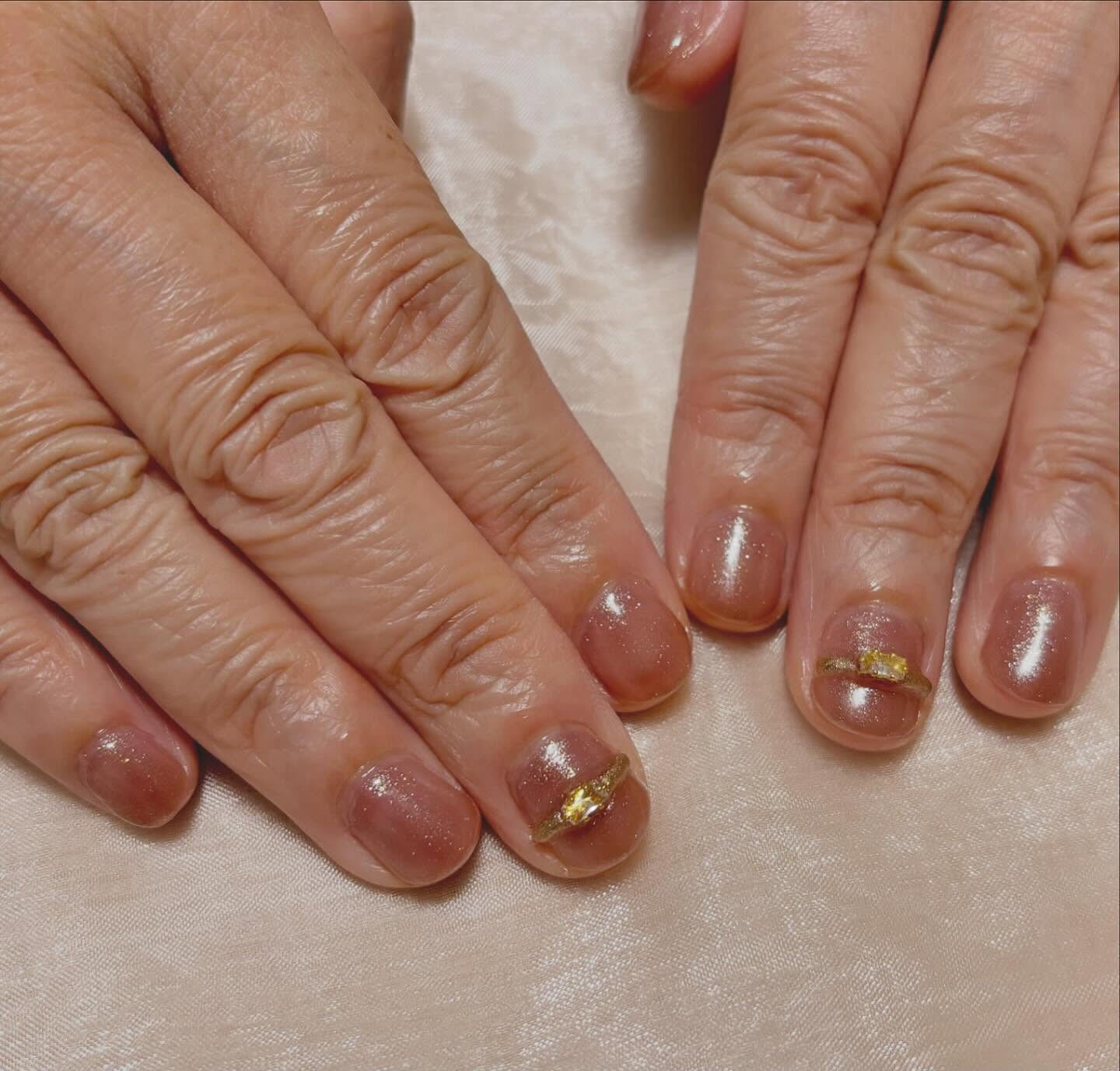 短い爪でも素敵に魅せる、トレンドのリングネイル💅✨