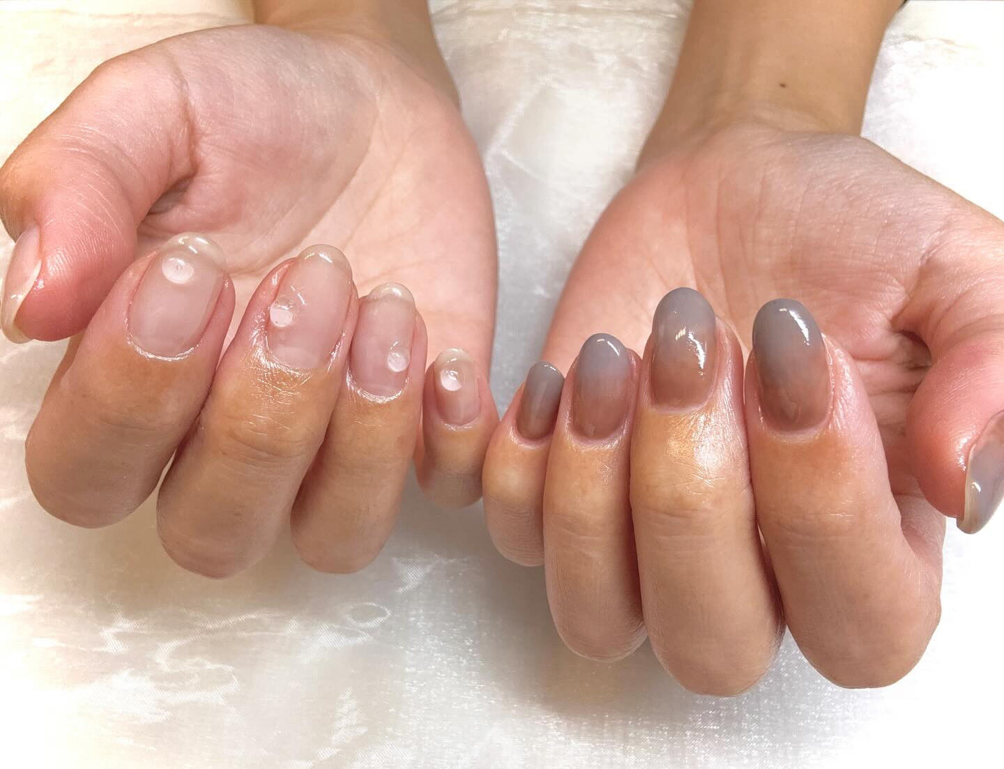 グラデーションとぽちぽち🫧のちぐはぐデザインネイル💅